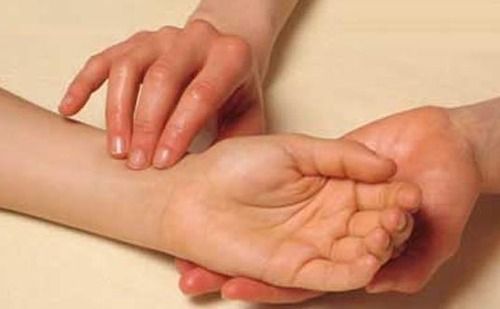 pulse diagnosis or nadi pariksha an ancient form of ayurvedic treatment